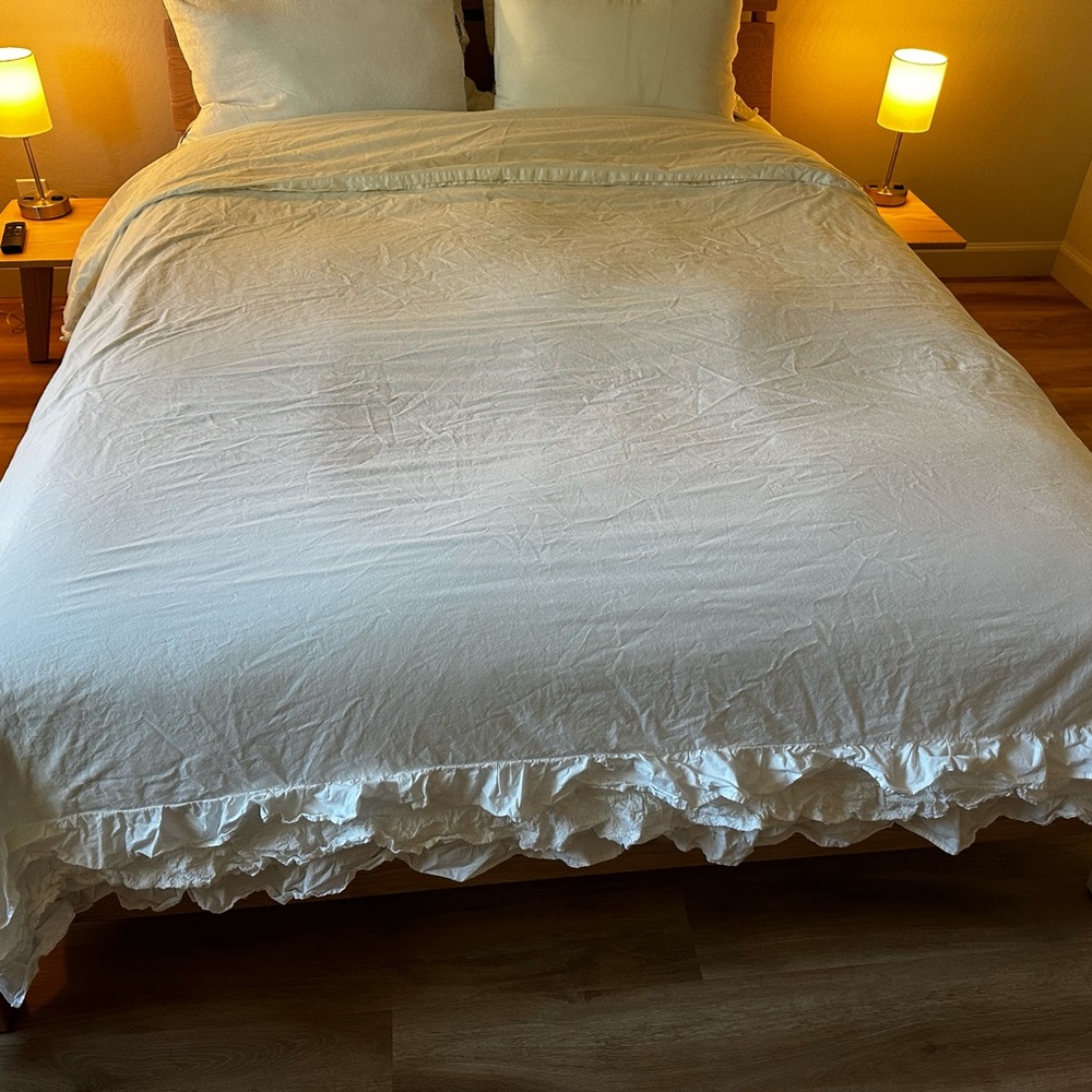 Shabby Chic Duvet Cover (Queen) & Euro Shams